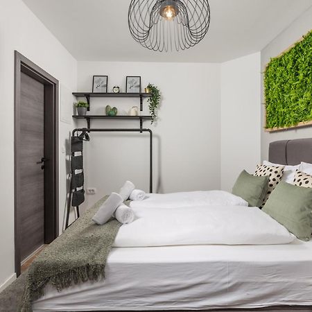 Apartments & Rooms One World Rijeka Eksteriør billede