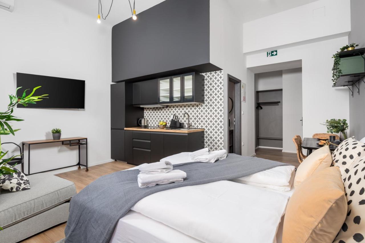 Apartments & Rooms One World Rijeka Eksteriør billede