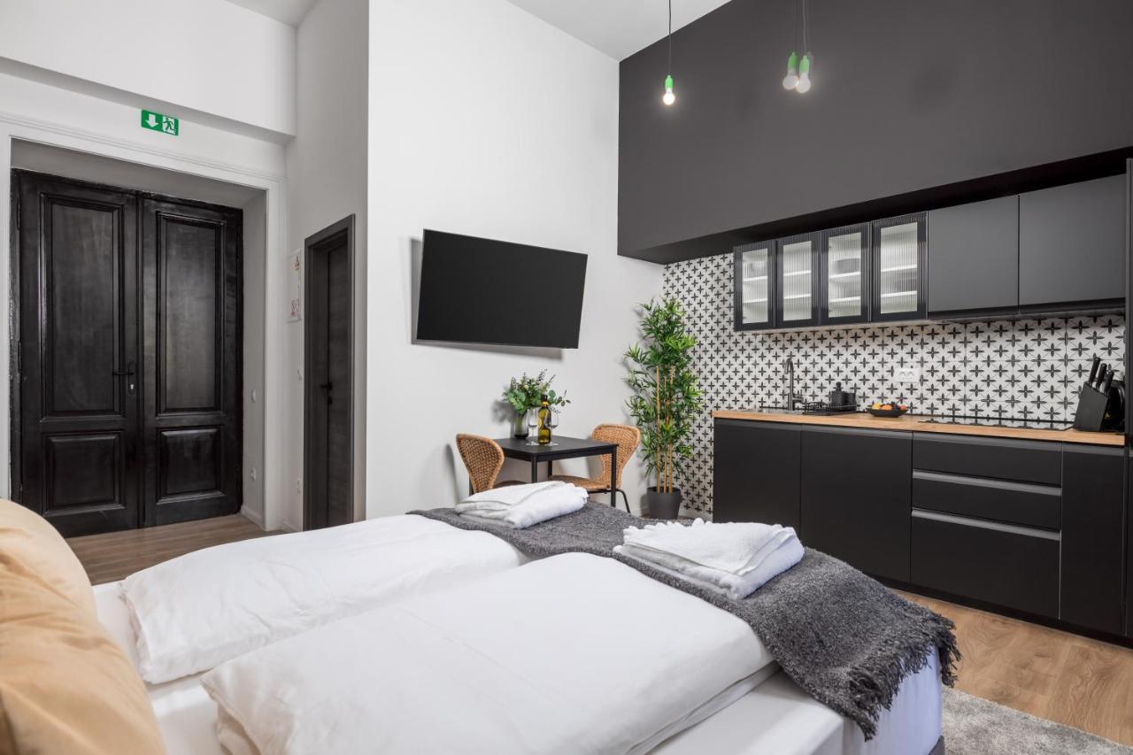 Apartments & Rooms One World Rijeka Eksteriør billede