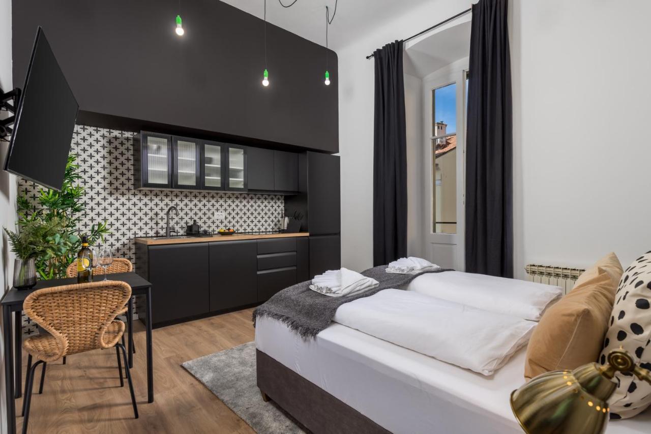 Apartments & Rooms One World Rijeka Eksteriør billede